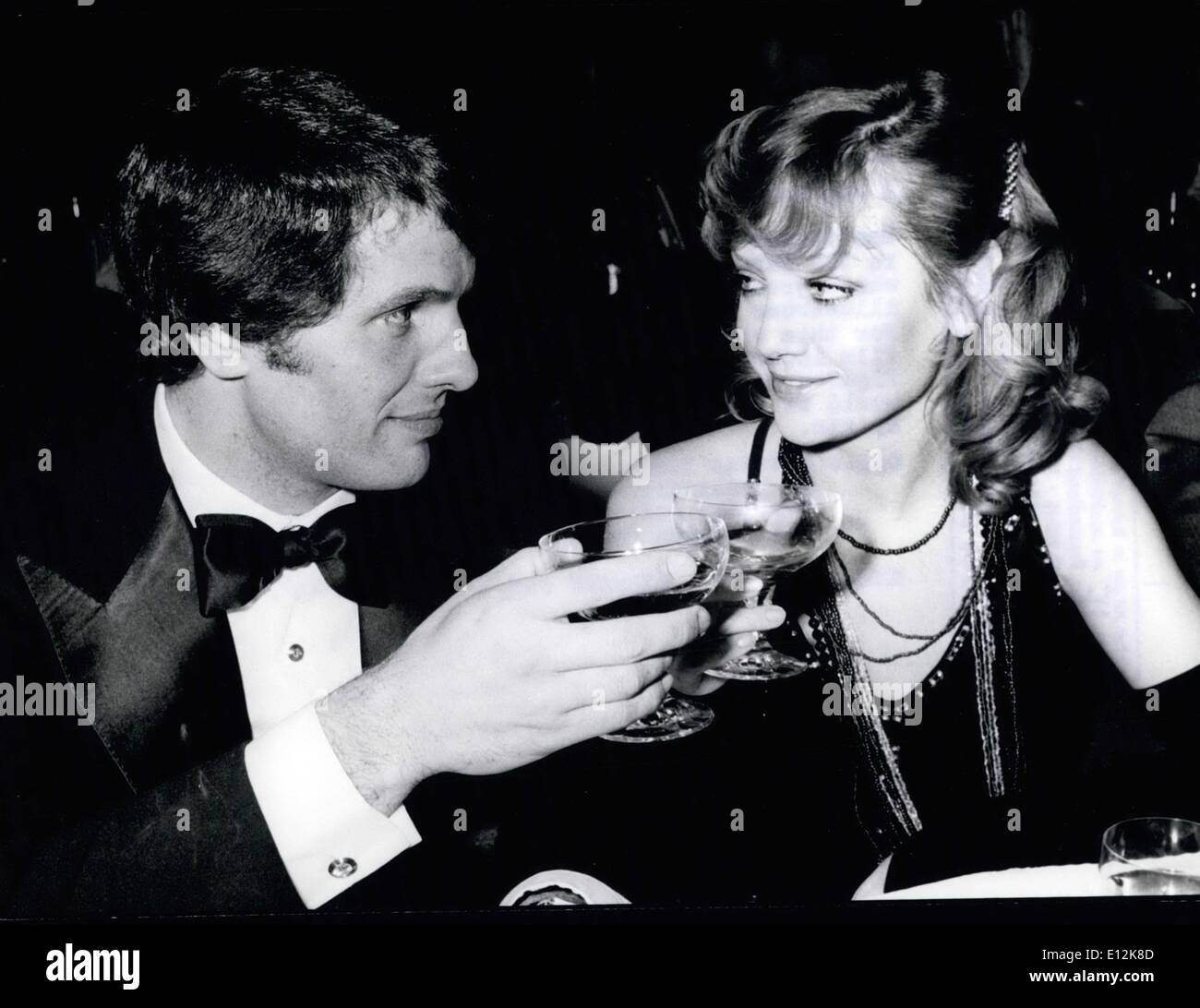 24. Februar 2012 - statt Deutsch Film Danoe 1974 in München A großen sozialen Event, die der deutsche Film Tanz 1974 in den Festsaal des "Bayerischen Hof" in München, die sich die illustre Gäste im festlichen Gewand präsentiert am 19. Januar 1974 stattfand. Zu diesem Anlass hatte die Kopf Organisation der deutschen Filmwirtschaft (SPIO) nicht nur die führenden Persönlichkeiten ihrer eigenen Branche, sondern auch die '' Stars'' von der Welt der Politik und Wirtschaft sowie dem Gebiet des Sports eingeladen. OPS Stockfoto