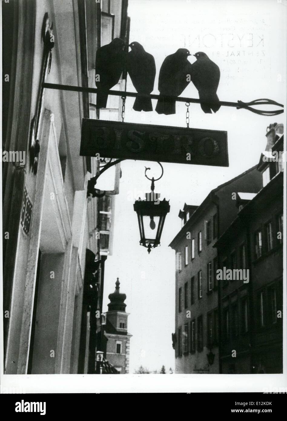 24. Februar 2012 - scheint ein Bistro speziell für '' Turteltauben '' dieses sehr komfortabel Inn, zumindest ist es, durch die '' Schild '' zu erraten. Aber natürlich ist nicht so; nicht nur Liebhaber haben Eintritt in dieses kleine gemütliche Hotel, weil auch andere Gäste! Stockfoto