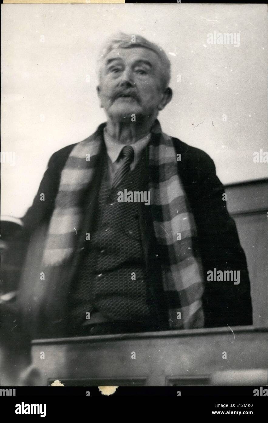 24. Februar 2012 - verurteilt Dominici zum Tode. Blick unbewegt, hört Gaston Dominici das Todesurteil des Gerichts nach einer elf-Tage-Testversion geliefert. Er wurde wegen des Mordes an Sir Jack, Lady Drummond und Eleven-Year-Old Elizabeth verurteilt. Und immer noch bin ich nicht schuldig sagte der alte Mann, als er genommen war auf dem Weg zurück zum Gefängnis. November 29/54 Stockfoto