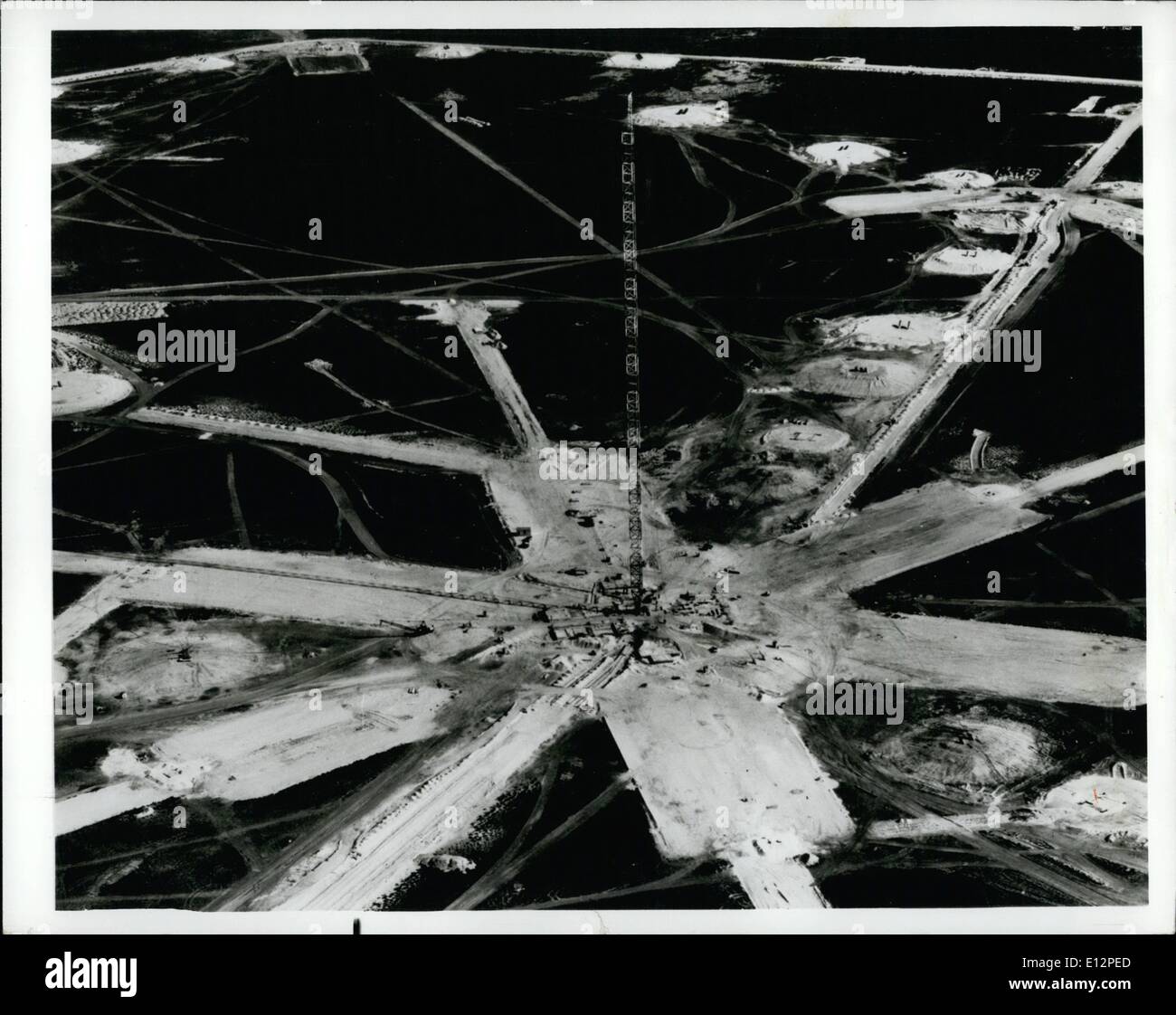 24. Februar 2012 - errichtet die US Naval Kommunikationsstation, North West Cape, Western Australia, die operative am 1. September 1967 wurde, unter der Führung und Leitung von Einrichtungen Engineering Seestreitkräften. Es ist das höchste von Menschenhand errichtete Bauwerk in der südlichen Hemisphäre und ist die weltweit größte Anlage Fussball Niederfrequenz Getriebe gewidmet. Stockfoto
