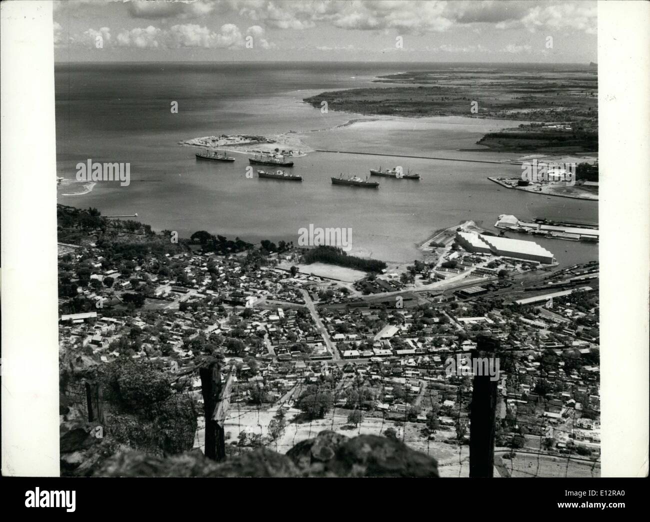 24. Februar 2012 - Gesamtansicht von Port Louis, zeigt die Hafen Form Signal Hil. Port Louis ist die Hafenstadt und Hauptstadt des Nordwestens des Mauritkus und der Stadt durch die frühen französischen Siedler ursprünglich angelegt wurde. Stockfoto