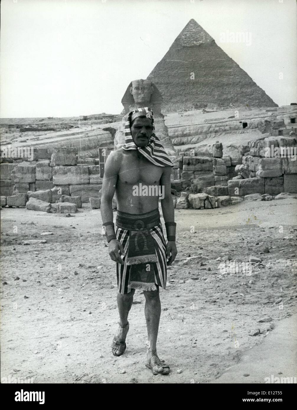 25. Februar 2012 - erhalten viele Touristen den Schreck ihres Lebens, Hefnawl für ein Pharao, aus seinem Grab auferstanden, zu verkennen. Aber harmlos Hefnawi wird nur durchgeführt, um eine anständige Pfund ihre Brieftaschen zu machen. Stockfoto