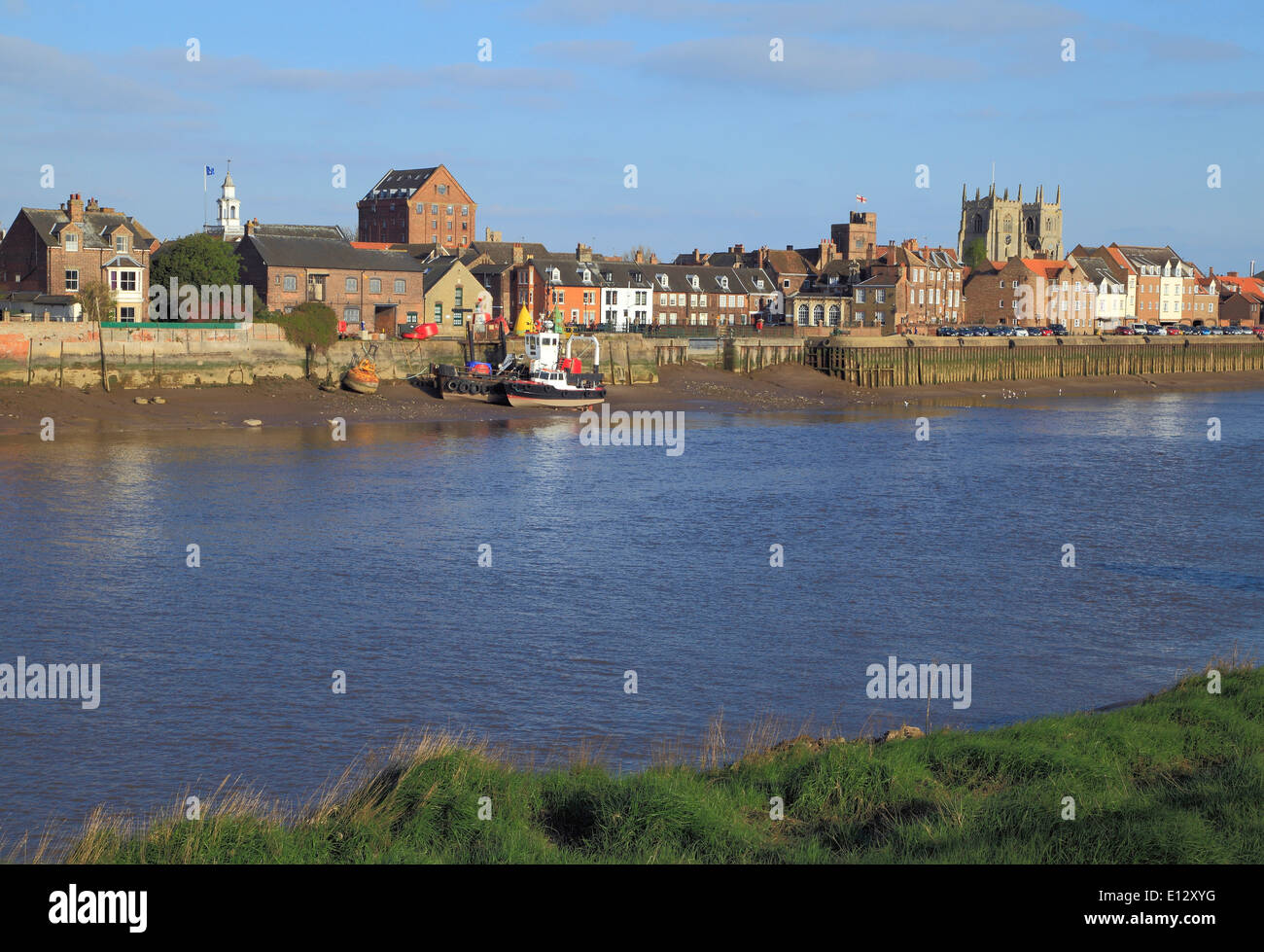 Kai, Stadt, Kings Lynn, Norfolk, Blick über Fluss Ouse von West Lynn England UK Panorama panorama Stockfoto