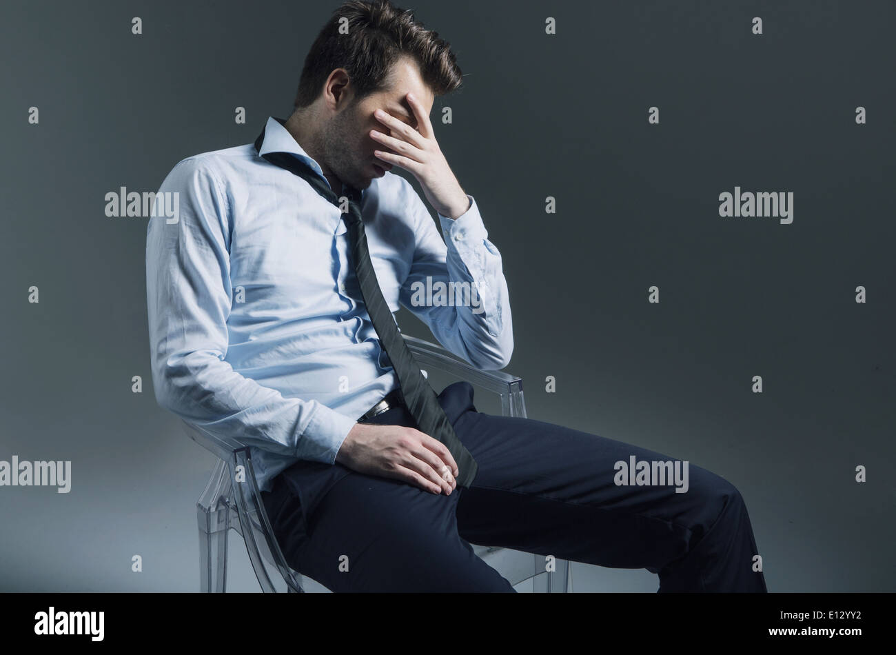 Miserable Mitarbeiter verloren seinen job Stockfoto