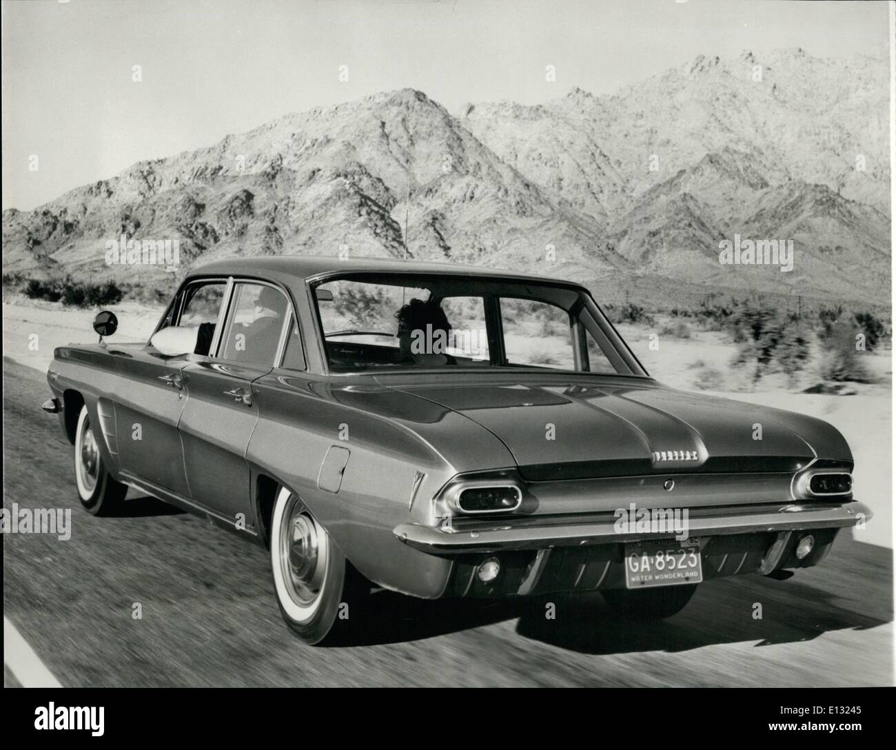 26. Februar 2012 - 4-Zylinder, 140 Pferd macht Pontiac Tempest Limousine 28,1 mpg Stockfoto