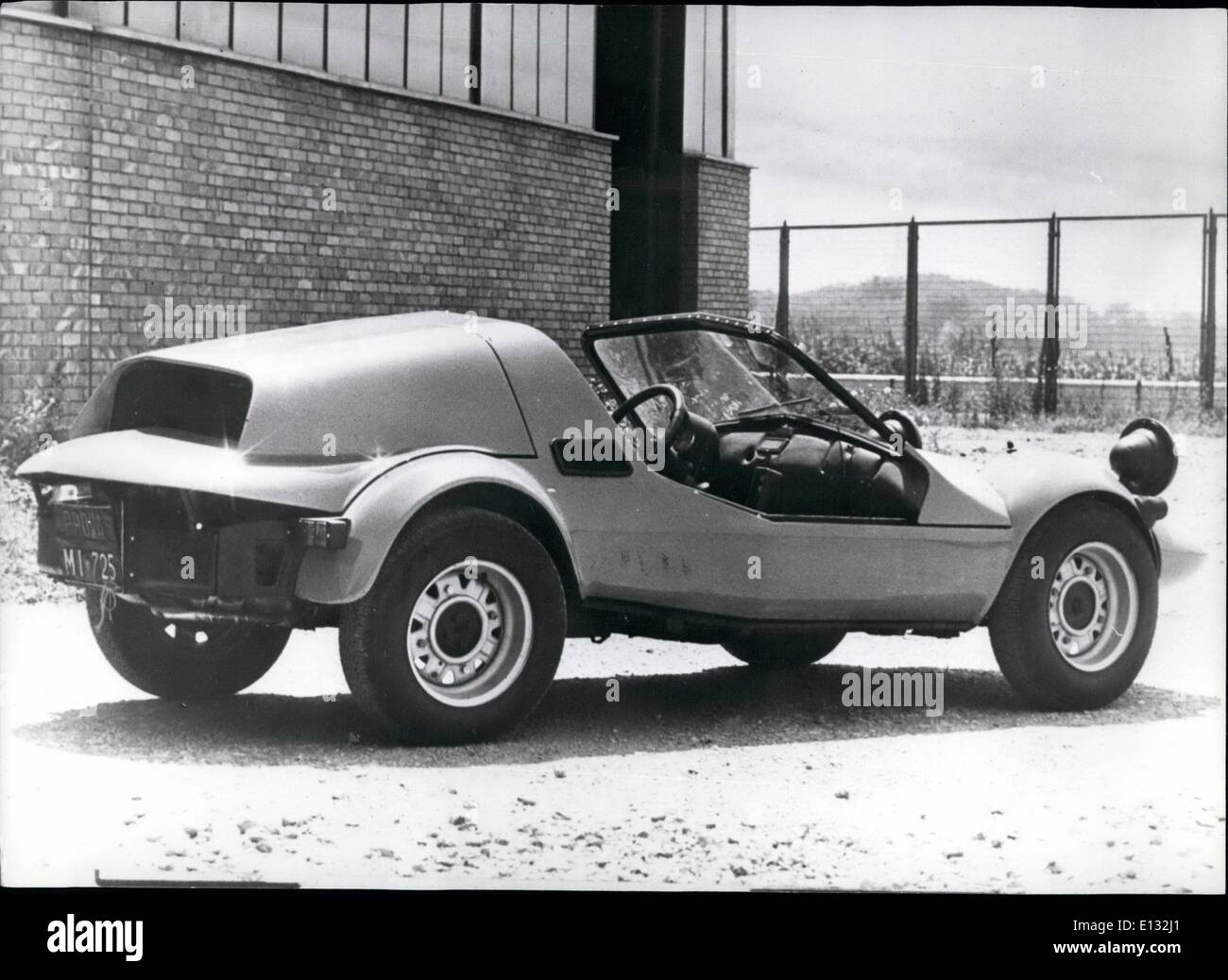 26. Februar 2012 - wird die Mücke von der Designerin Ercole Spada der Körper Fabrik von Mailand vorgeschlagen. Die kleinen und hübschen Auto ist Ort des Chassis des Fiat 500 und hat die Geschwindigkeit von 110 km/h. Stockfoto