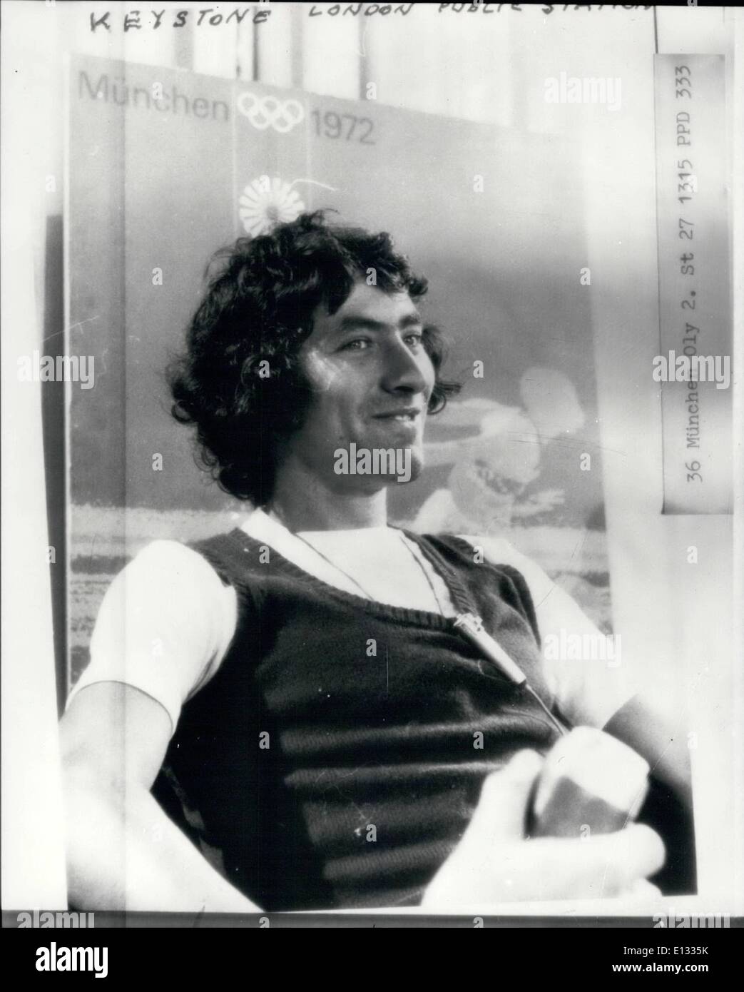 26. Februar 2012 - gibt Dave Bedford eine Pressekonferenz im Olympischen Pressezentrum in München. Dave Bedford wurden die 5.000 und 10.000 Meter-Läufer, in München gestern als das Team schlich, im Olympiastadion paradieren. Er blieb hinten um privat zu trainieren, während der Rest des britischen Teams voraus ging. Heute in der Presse-Center in München er eine Pressekonferenz gab, um ihnen zu sagen, die war er nicht ganz fit und würde die 5.000 und 10.000 Meter laufen. Foto zeigt: Dave Bedford während seiner Pressekonferenz in München zu sehen. Stockfoto