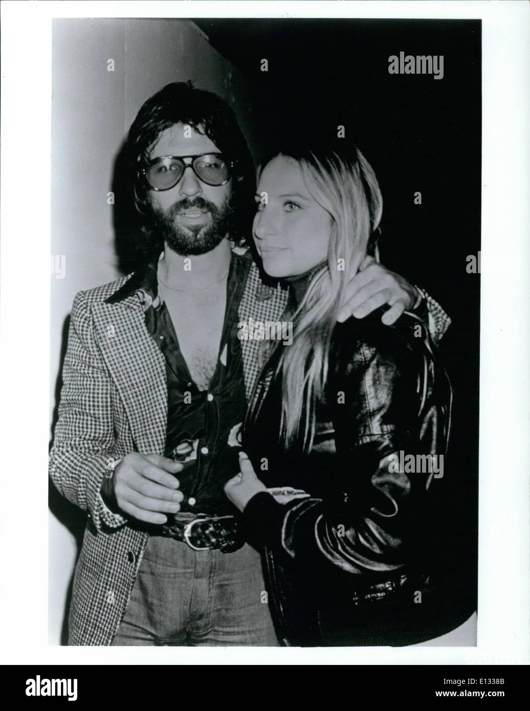 26. Februar 2012 - Barbara Streisand & Verlobter Jon Peters Stockfoto