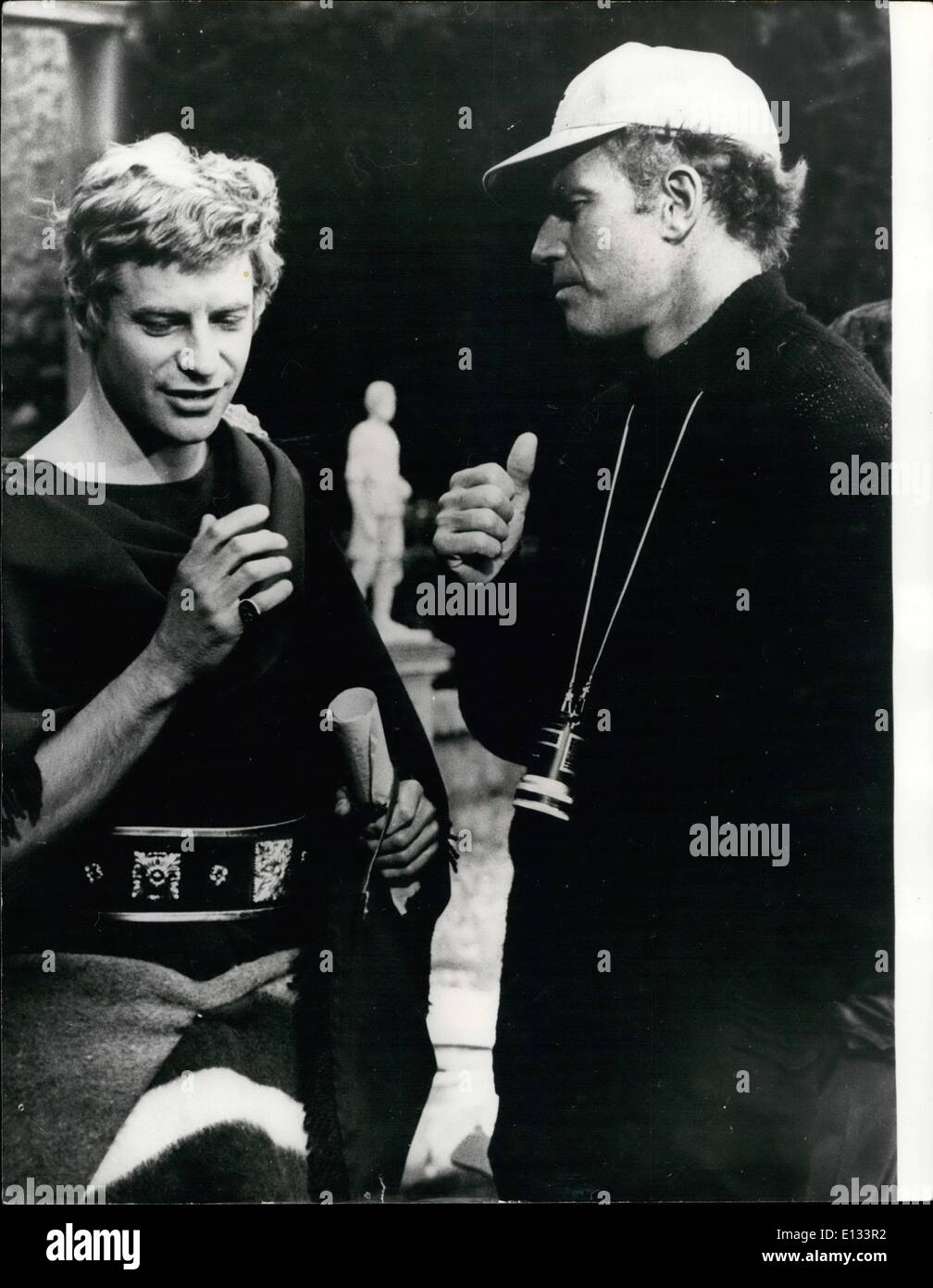 26. Februar 2012 - ist Charlton Heston spielt Marc Anthony wieder Direktor Too! Schießen hat begonnen in Spanien des Films Ã ¢ Â'¬Ëœ Marc Anthony und Cleopatra ", basierend auf der Arbeit von William Shakespeare. Es ist das erste Mal, dass Charlton Heston leitet des Films zur gleichen Zeit spielen die Hauptrolle in ihm, und zum dritten Mal spielte er die Rolle des Marc Anthony. Schießen ist in Almeria, Südspanien, in der Festung von La Alcazaba durchgeführt. Gearbeitet wird mit enormer Geschwindigkeit und das Filmteam schafft zwei Tage Arbeit in einem Stockfoto