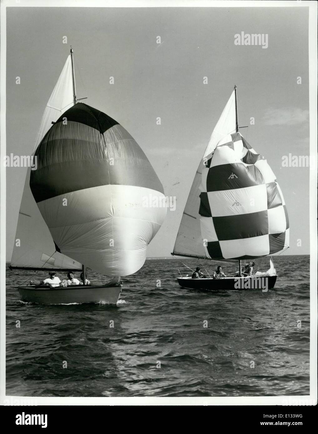 26. Februar 2012 - Segelboote Brise über Florida Wasser - Veranstaltungen im September in Florida sind von Segelboot-Rennen, Sand Bildhauerei und Angeln Wettbewerb hervorgehoben. Stockfoto