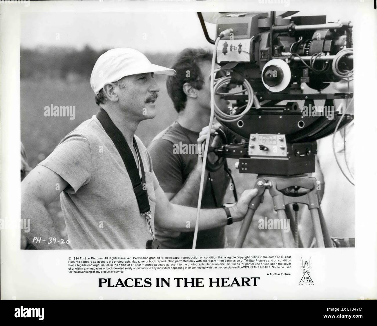 28. Februar 2012 - ist Nestor Almendros der Direktor der Fotografie von Robert Bentons Places In The Heart. Oscar-Preisträger für "Tage des Himmels ''. Almendros in Zusammenarbeit mit Benton '' Kramer vs. Kramer.'' Places In The Heart stars Sally Field und ist ein Tri-Star-Release. Stockfoto