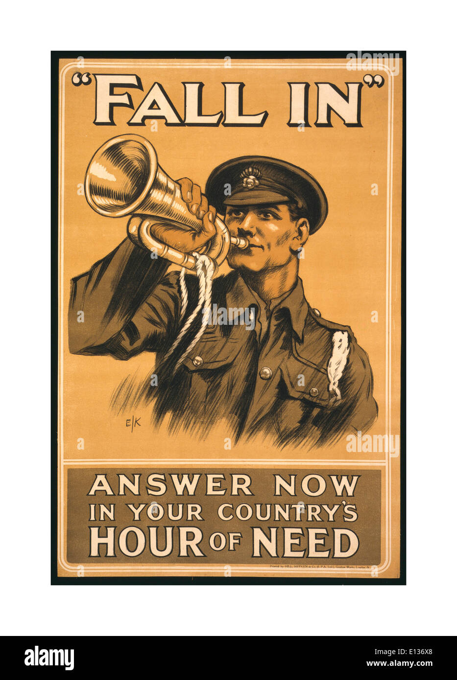 1. Weltkrieg 1914 Rekrutierung ‘Fall in’ Propagandaplakat in 1914 Großbritannien Zeigt einen Soldaten in Uniform, der auf einem einbläst 1. Weltkrieg erster Weltkrieg Stockfoto