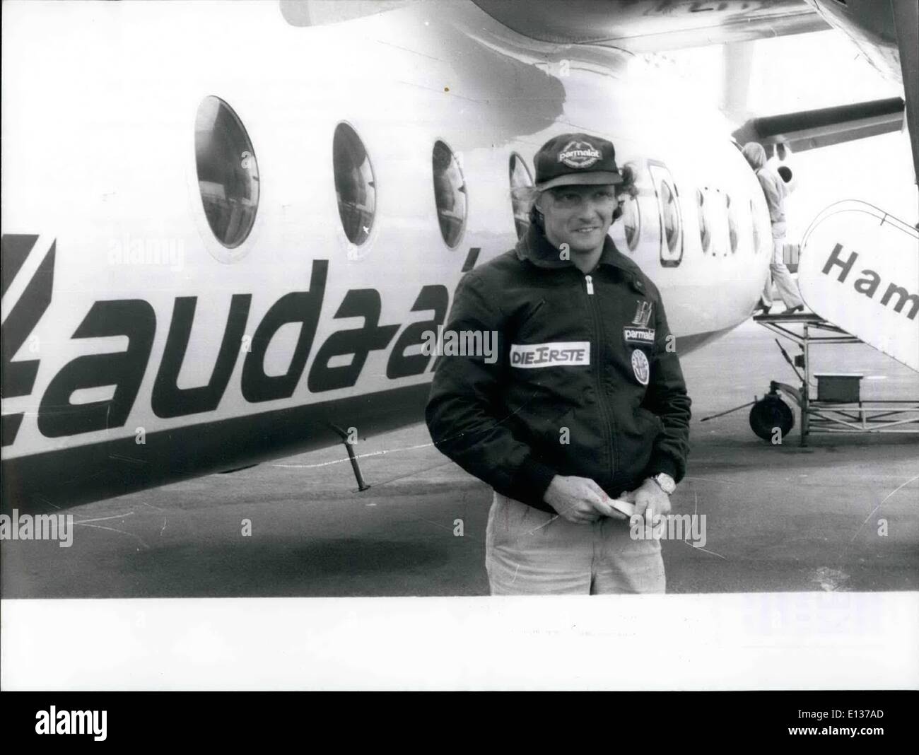 29. Februar 2012 - Niki Lauda eröffnet Flugverbindung Hamburg/BRD - Klagenfurt/Österreich durch seine Lauda Air Company ist er ein Männer, die die Geschwindigkeit mag: das ist bekannt - und Niki Lauda hat diese Toujours in der letzten Zeit gezeigt! Aber der ehemalige Weltmeister in der Formel mag ich die Schnelligkeit nicht nur auf dem Boden, sondern auch in der Luft. Dadurch hat der österreichische Rennfahrer eine Fluggesellschaft gegründet und jetzt eröffnete er persönlich die neue Route Hamburg/BRD - Klagenfurt / Österreich durch die '' Fokker 27'' (mit 44 Sitzplätzen ausgestattet) '' Laude-Air '' Stockfoto