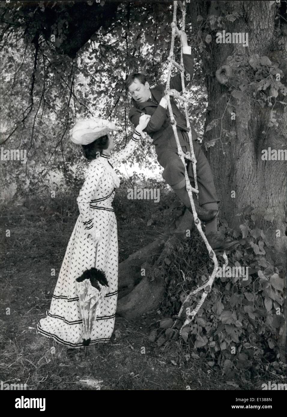 29. Februar 2012 - spielte Lee Remick als Jennie Implores junge Winston von Warren Clarke, nicht die Leiter zu seinem Baumhaus bereitzustellen. ( Stockfoto