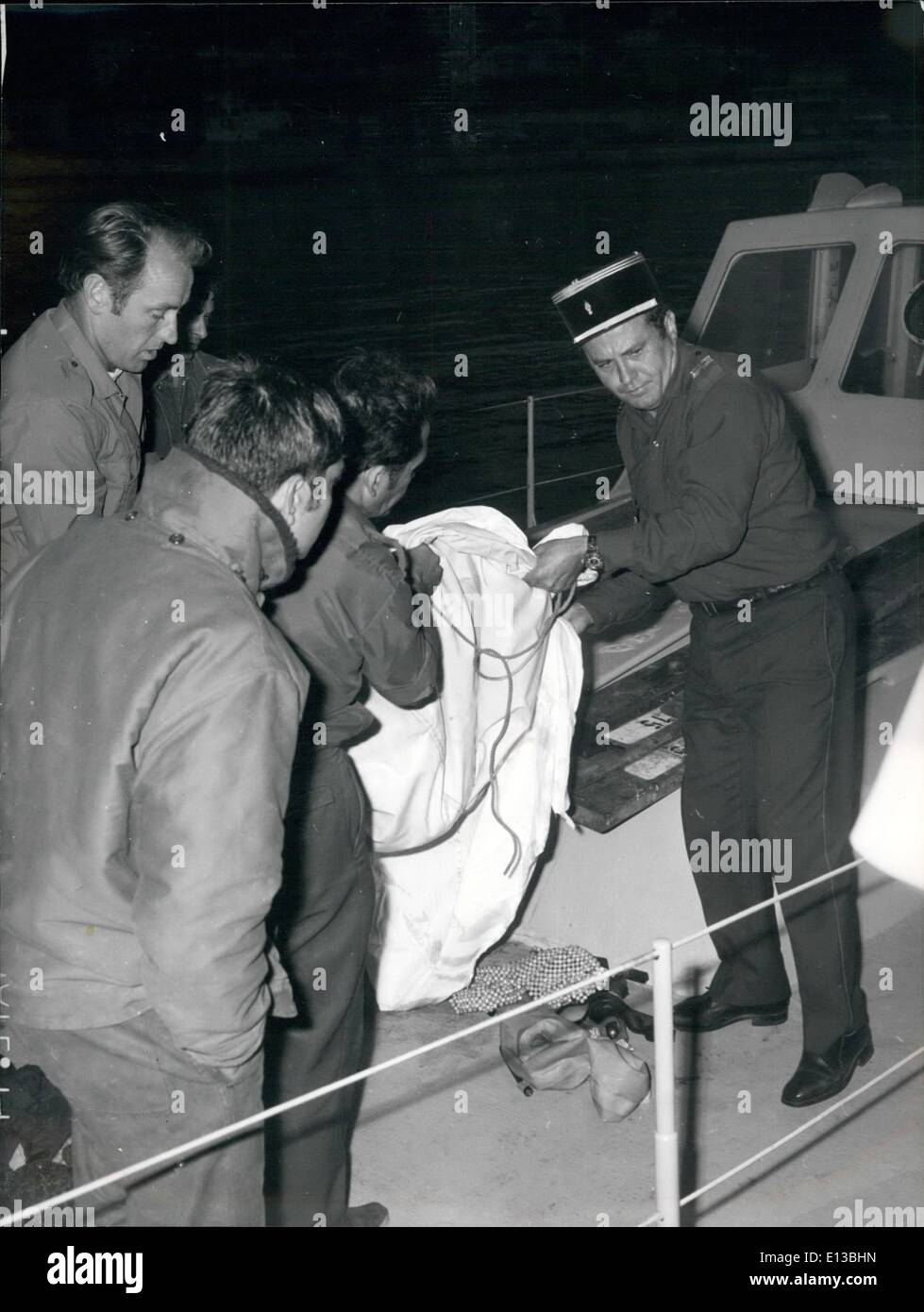 29. Februar 2012 - 95 sterben als Französisch Jet fällt ins Mittelmeer: 95 Personen, die viele von Ihnen heimwärts gebunden Urlauber gestern getötet wurden, als ein Jet Air France Caravelle in Flammen ins Mittelmeer Rain-Swept auf einem Flug von Korsika nach Inland M abgestürzt. Es gibt keine Überlebenden. Stockfoto