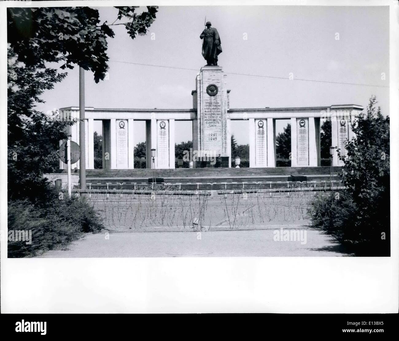 29. Februar 2012 - West Berlin 1966 sowjetisches Kriegsdenkmal. Stockfoto
