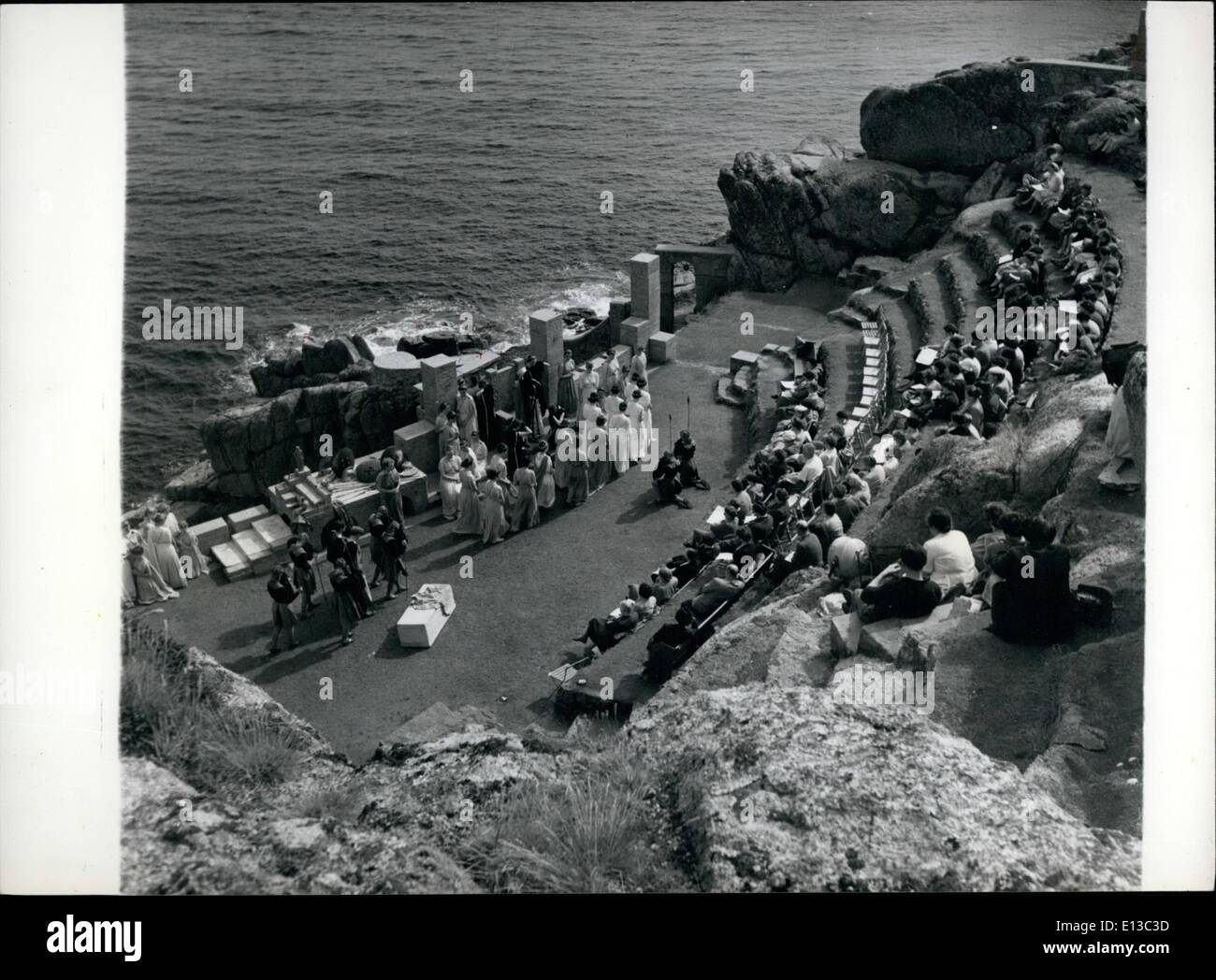 29. Februar 2012 - The Minack Theatre, Cornwall: Schaut auf der Bühne des Minack Theaters, wie '' Iphigenie in Tauris'' ist Stockfoto