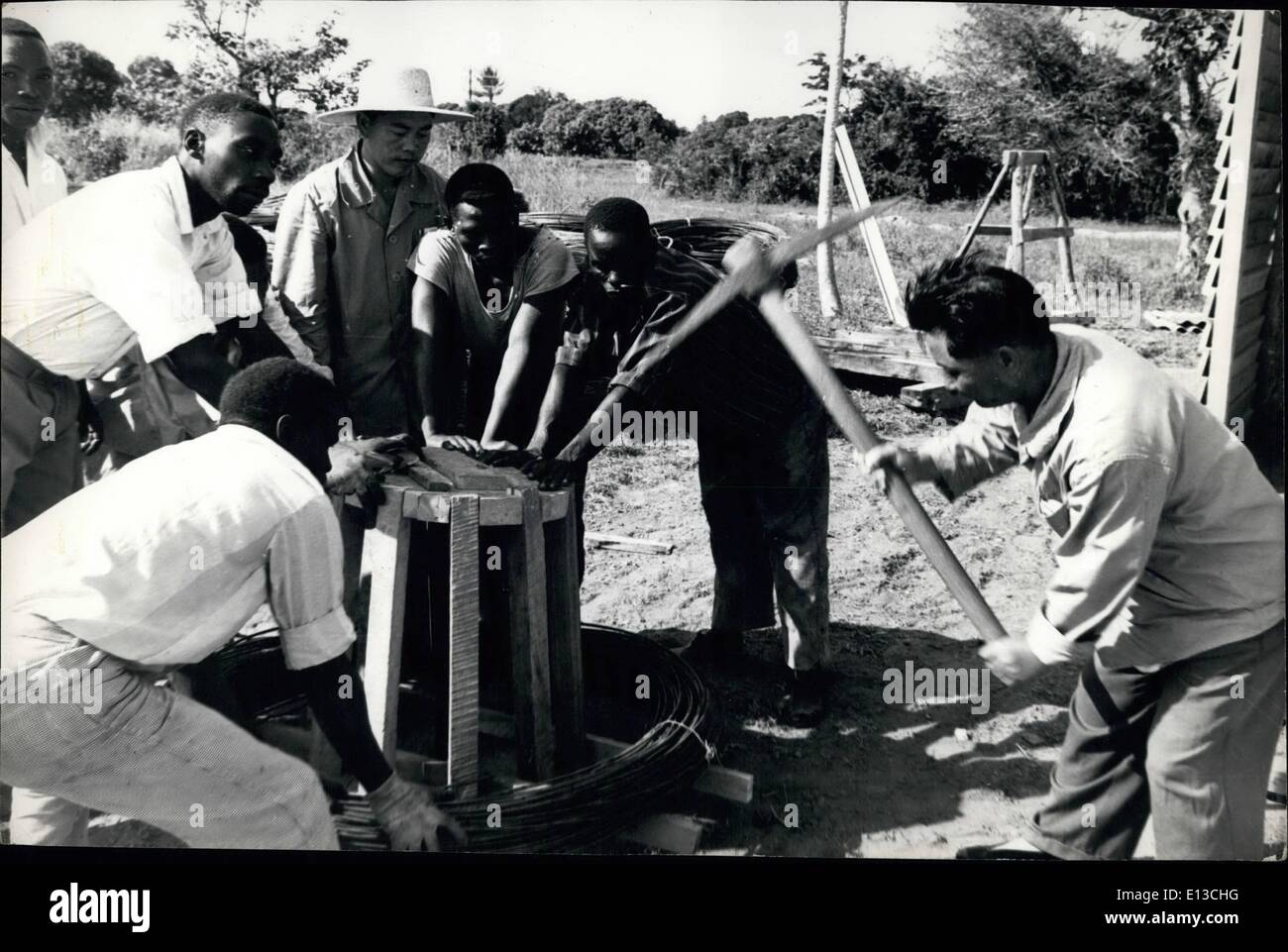 2. März 2012 - arbeiten für ein Trojanisches Pferd Pferde: sechstausend chinesische Techniker und Arbeiter sind in Tansania zu helfen bauen die Stockfoto