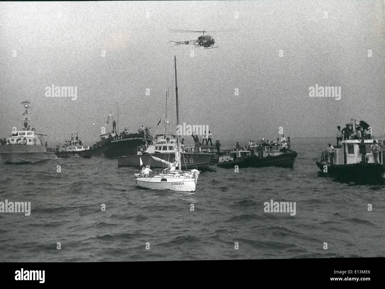 22. März 2012 - rundet Japanisch '' Chichester'' einsamen Pazifik-Überquerung. Japans neueste Held, Ikuo Kashima, kann nun die Reihen der anderen berühmten Reisenden auch Sir Francis Chichester nach seiner einsamen Durchquerung des Pazifiks in seinem 5,8 Meter langen Segelboot '' Koraasa ich '' die führte ihn 101 Tage für die 10.000 Kilometer langen Reise von Long Beach, Kalifornien Vereinigte Staaten von Amerika nach Yokohama Stockfoto