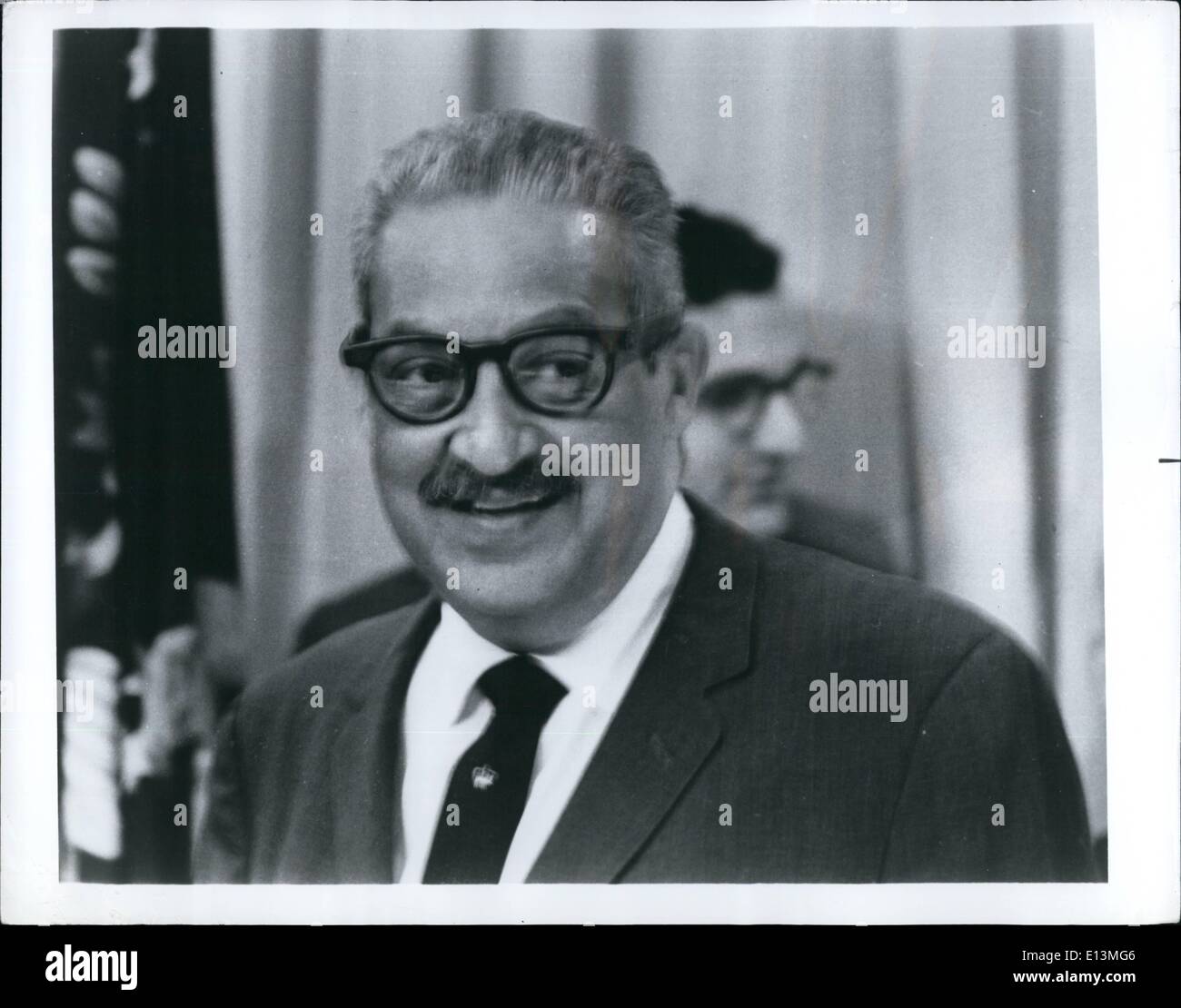 22. März 2012 - eine historische erste: Thurgood Marshall, neueste Beauftragter Supreme Court, ist die sehr Verkörperung des gerichtlichen Eid '' Gerechtigkeit ohne Rücksicht auf Personen verwalten Stockfoto