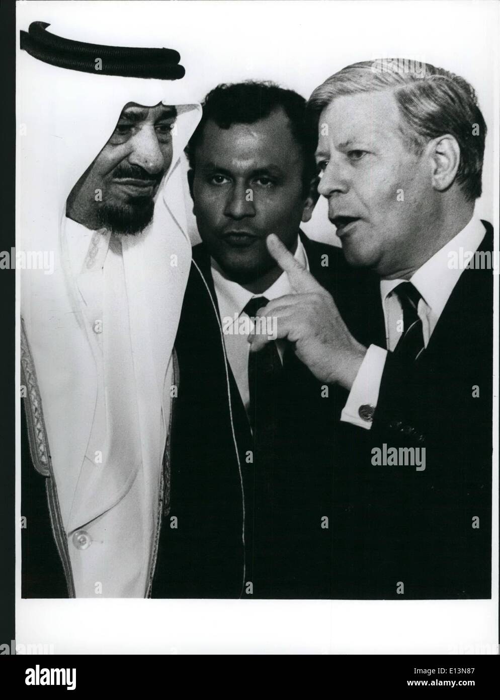 22. März 2012 - zahlt König Chalid von Saudi-Arabien ist begrüßte In Westdeutschland mit studierte Höflichkeit König Chalid Bin Abdul Aziz Al Saud von Saudi-Arabien einen offiziellen Besuch in die Bundesrepublik Deutschland auf Einladung des Bundespräsidenten Karl Carstens. Während seines Aufenthaltes will König Chalid Gespräche mit Bundespräsident Karl Carstens, Bundeskanzler Helmut Schmidt, sowie der Vorsitzende des im West-Deutschen Bundestag vertretenen Parteien haben Stockfoto