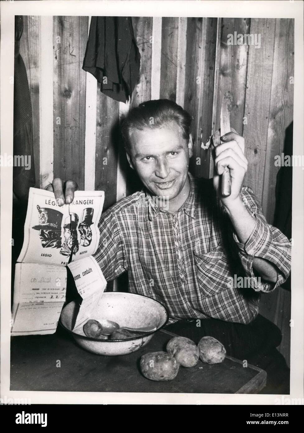 22. März 2012 - Wir danken Frankreich... werden nicht ganz sicher für viele der Fremdenlegion. Etwa 250 dieser Männer nun gekreuzt Redlichkeit der deutsch-französischen Grenze und Aufenthalt in der berühmten '' Valka'' Camp in der Nähe von Nürnberg, nachdem sie laut ihrem Vertrag als Soldaten der Fremdenlegion für Frankreich seit fünf Jahren dienten. Die meisten von ihnen sind Ausländer aus den östlichen Staaten sehr arm sind, ihre Rückkehr in die Heimat nicht möglich ist Stockfoto