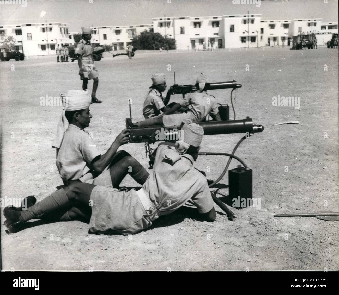 22. März 2012 - The Aden Protektorat erhebt: Der Maschinengewehr-Zug sät die Exerzierplatz-Probe. Stockfoto