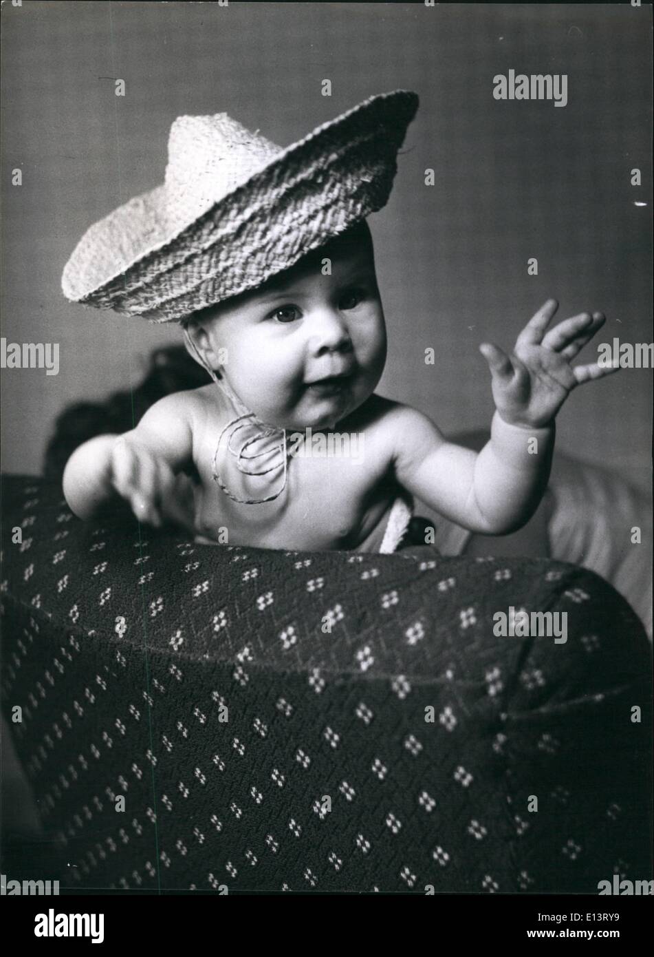 27. März 2012 - kauft Susan einen Hut. '' TA, fürs erste, ich von den anderen Mädchen meinen Hut zeigen. Gonna es nur grün vor Neid " Stockfoto