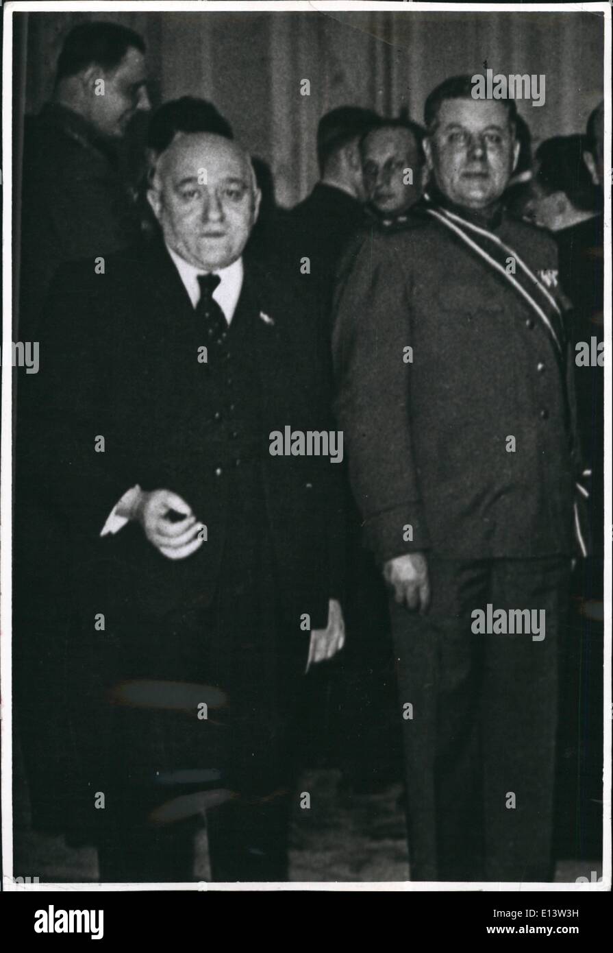 27. März 2012 - Matyas Rakosi mit sowjetischer Generalleutnant Sviridov österreichischen befehlshabenden Ger '' (Illegible)'' (ehemals Chef der Besatzungstruppen in H '' (Illegible) Stockfoto