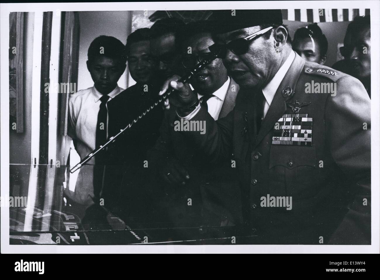 27. März 2012 - Präsident Sukarno bei Eckstein Grundsteinlegung des neuen Campus der Universität Indonesia in Jakarta, Indonesien, September Stockfoto