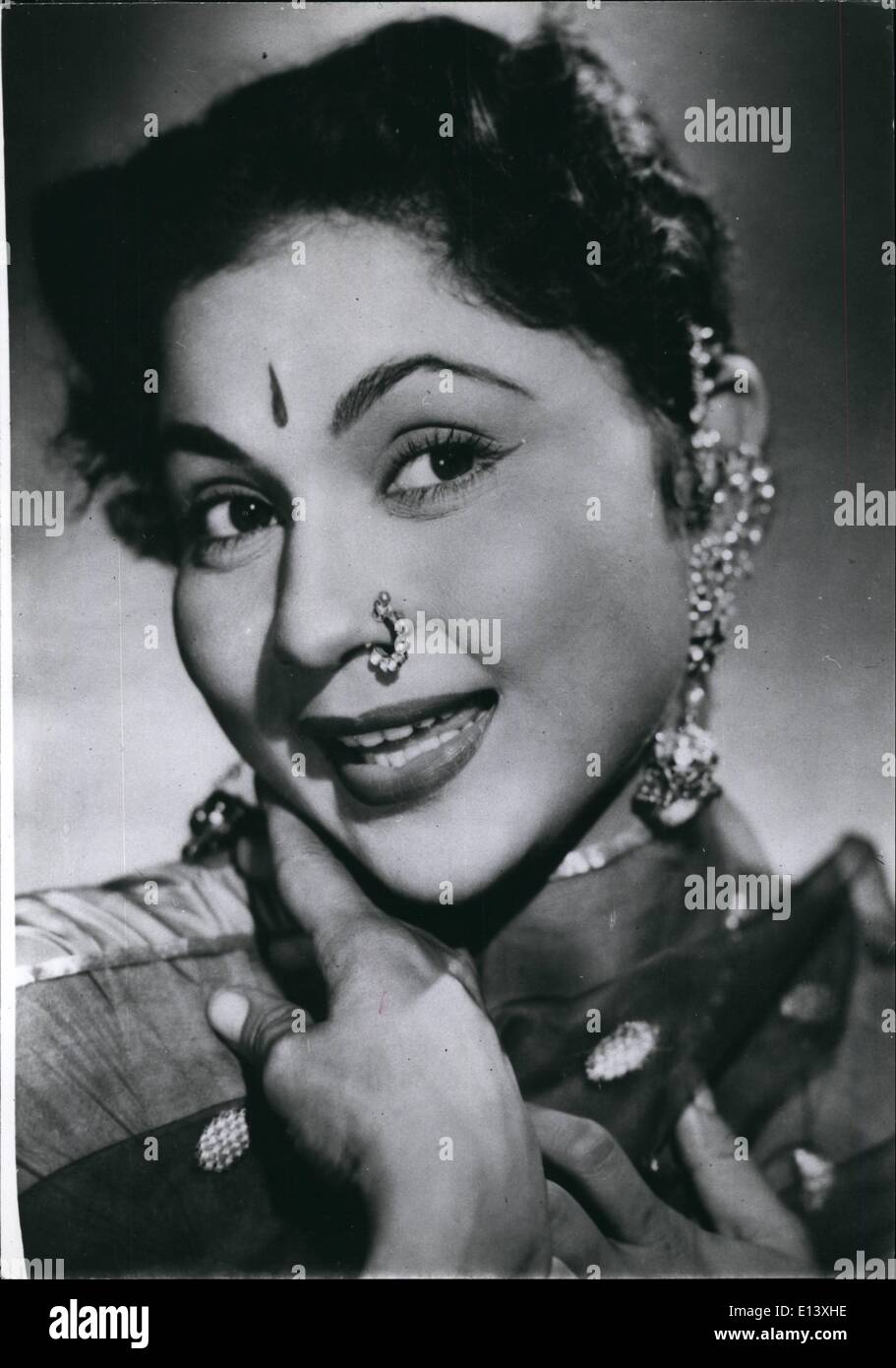 27. März 2012 - Stars Of India: Shrimati Nirupa Roy wird '' Göttin des indischen Bildschirm '' bezeichnet, da nimmt sie meist die Rolle einer mythologischen Göttin in Filmen. Sie ist 28 Jahre alt, verheiratet und lebt in Bombay. Sie wurde 1954 als Mitglied der Delegation der indischen Film Tour Sowjetrussland eingeladen. 1956 gewann sie den asiatischen '' Oscar''. Stockfoto