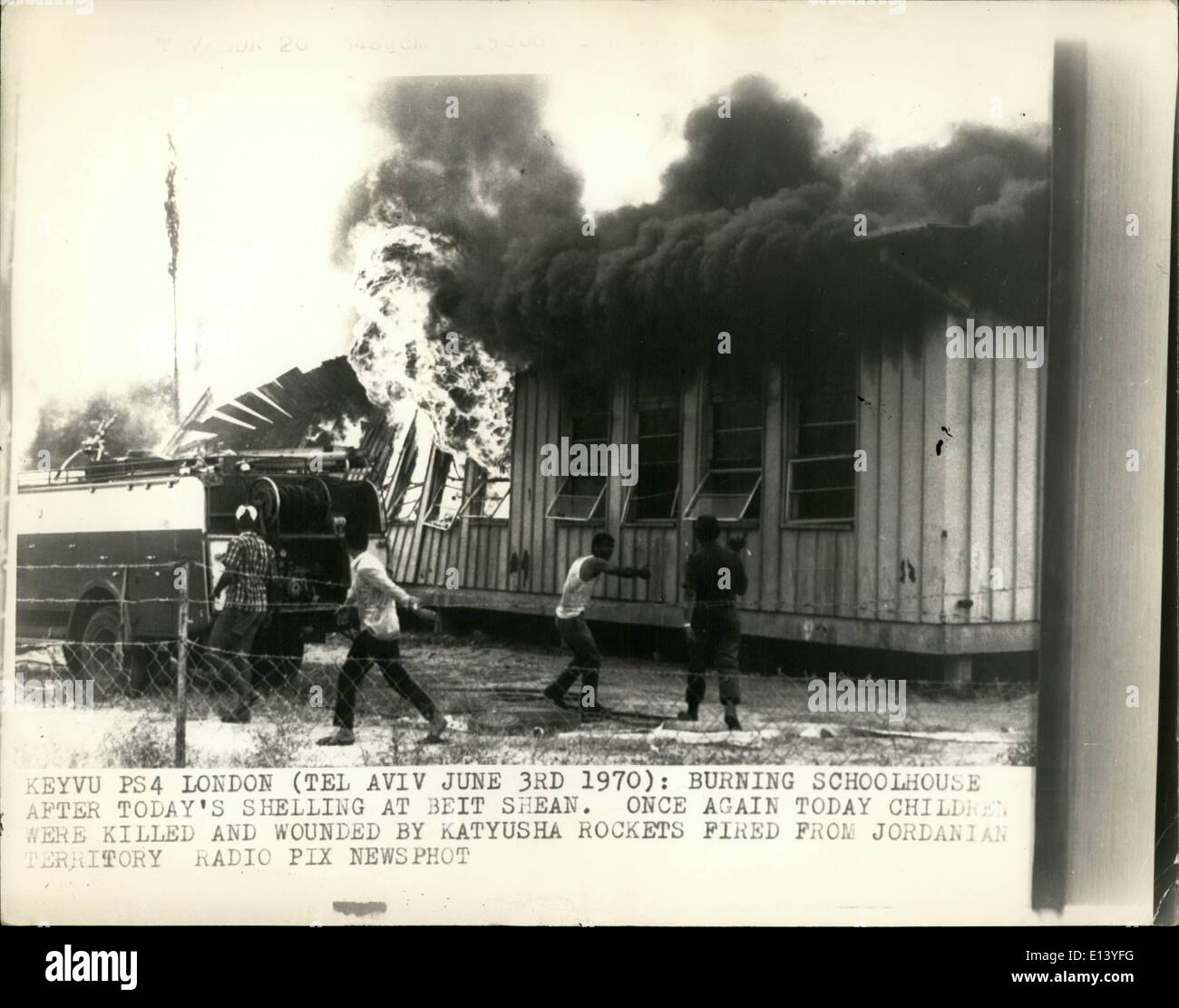 27. März 2012 - Keybo PS4 London Tel Aviv 3. Juni 1970: Brennende Schulhaus nach heute in Beit Shean Beschuss ist. Noch einmal Stockfoto