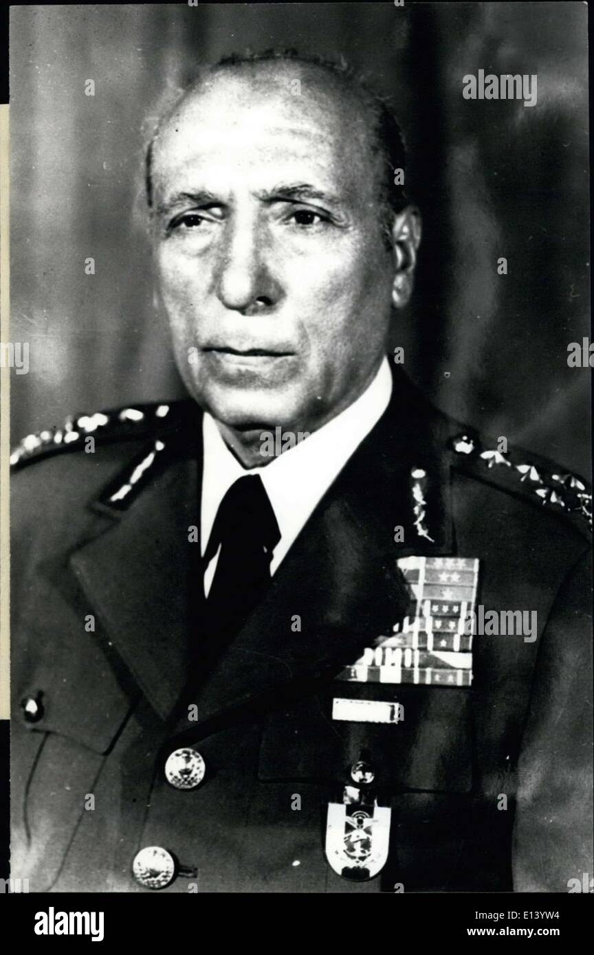 31. März 2012 - General Sedat Celasun: Geboren in Istanbul im Jahre 1915. Er hat die Armee Kriegsakademie als Artillerieoffizier im Jahr 1939 absolviert; von der Artillerie-Schule im Jahre 1941; von der Armee Kriegsakademie in 1955. Vor seinem Amtsantritt der stellvertretende Chef des Generalstabs war er in verschiedenen Reihen der Bodentruppen. Er ist ein General im Jahr 1977 geworden. Derzeit ist er der Kommandant der Gendarmerie.He spricht Englisch, ist verheiratet und hat zwei Kinder. Stockfoto