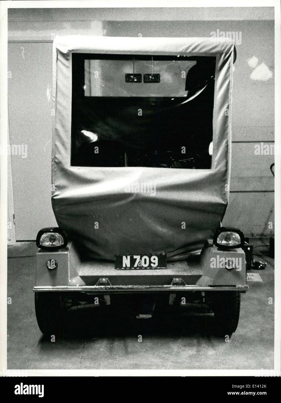 31. März 2012 - schwedischen Elektro-Auto? Wenn alles, was den Zeitplan folgt, beginnt der schwedischen Fabrik Monark-Cresent, eine Elektro-Auto am Ende dieses Jahres zu produzieren. Das Projekt ist bereits gut fortgeschritten. Etwa einen Monat lang ein Prototyp ist develope3d in der Fabrik und zehn Leute arbeiten hart mit ihm. Hinter dem Projekt stehen Monark-Cresent, Vattenfall, Tudor und Noak, schwedische Abteilung Industrial, PTT und schwedische Defens Forschung. Die schwedische Defens Forschung (FOA) haben eine Komponente, die es ermöglicht, konstruiert? laden? das Auto, wenn Sie Ihren Tee haben Stockfoto