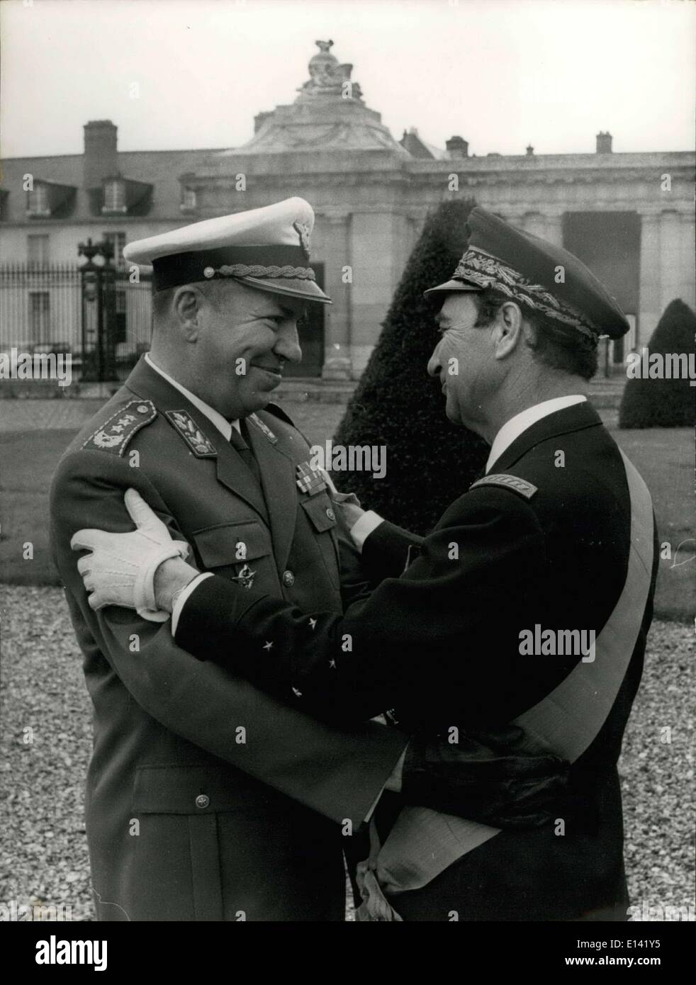 31. März 2012 - wurde Bubanj (Jugoslawien) im Rahmen einer Zeremonie an der National Military School in Paris den Rang eines Offiziers der Ehrenlegion erhoben. Stockfoto