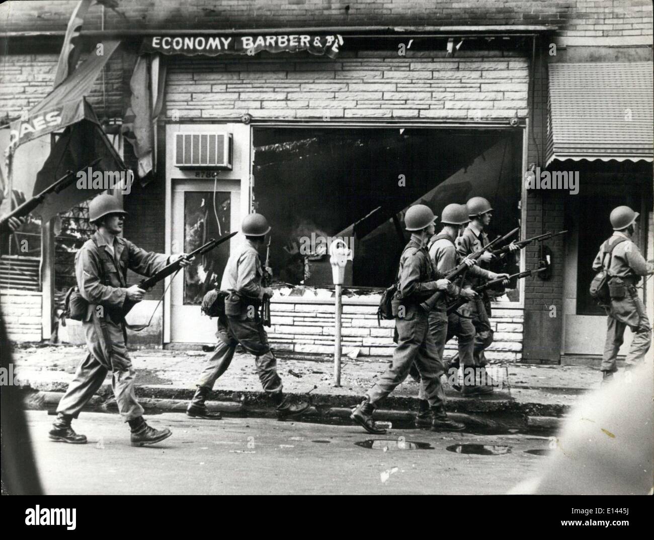 4. April 2012 - zog Detroit Rennenaufstände Juli 1967 die Truppen, mit nationalen GuardmeFederico Fellini (Fellini) und durch die Stockfoto