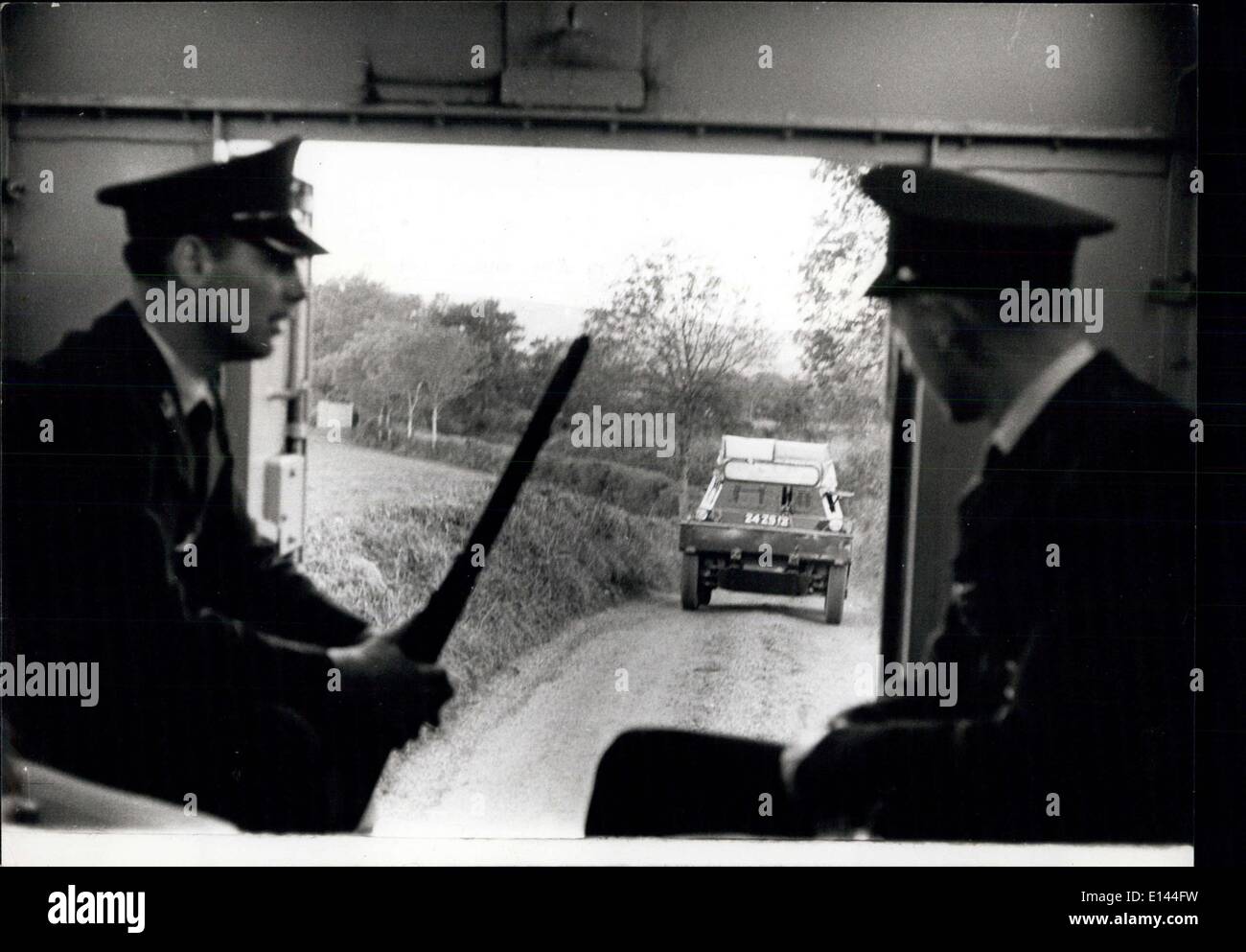 4. April 2012 - Royal Ulster Constabulary Polizei auf Streife Stockfoto