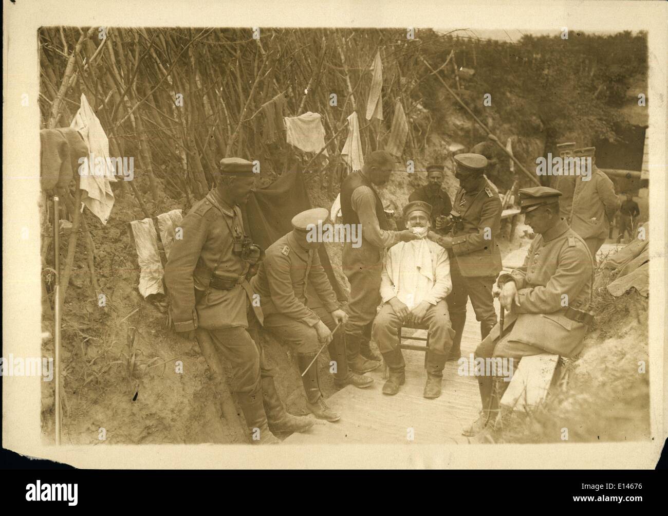 16. April 2012 legen - deutsche - französischen Krieg. Friseur an der Vorderseite Gräben 50 m weit weg von den Feind in der Nähe von Ville hiry) Stockfoto