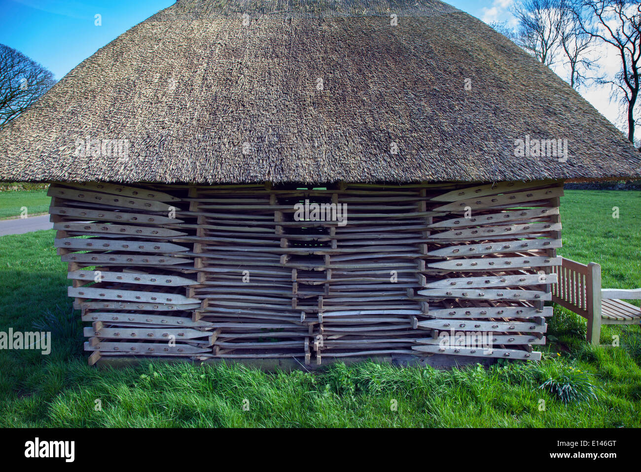 Schaf-Hürden auf Priddy Dorf Somerset Frühlingsgrün Stockfoto