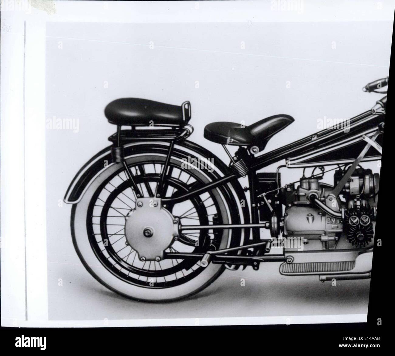 17. April 2012 - '' (Illegible)'' Irst BMW Motorrad ausgestattet '' (Illegible)'' Tor'', 2 horizontale Zylinder, '' (Illegible)'' Rdan'' Achse, Doppel-Steeltube '' (Illegible)'' e Empfindung von 1923 Paris. Stockfoto