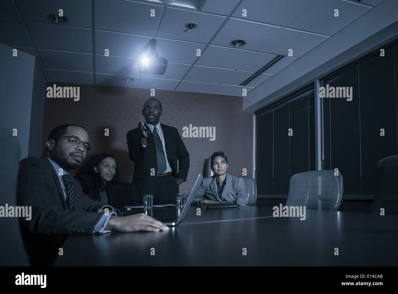 Geschäftsleute, die Präsentation im meeting Stockfoto