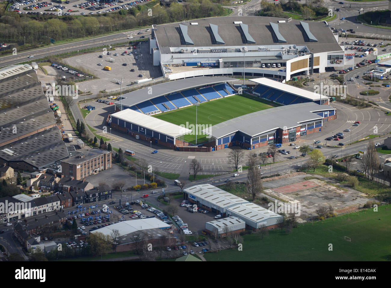 Eine Luftaufnahme des Proact-Stadion, Heimat des FC Chesterfield, auch bekannt als The Spireites Stockfoto