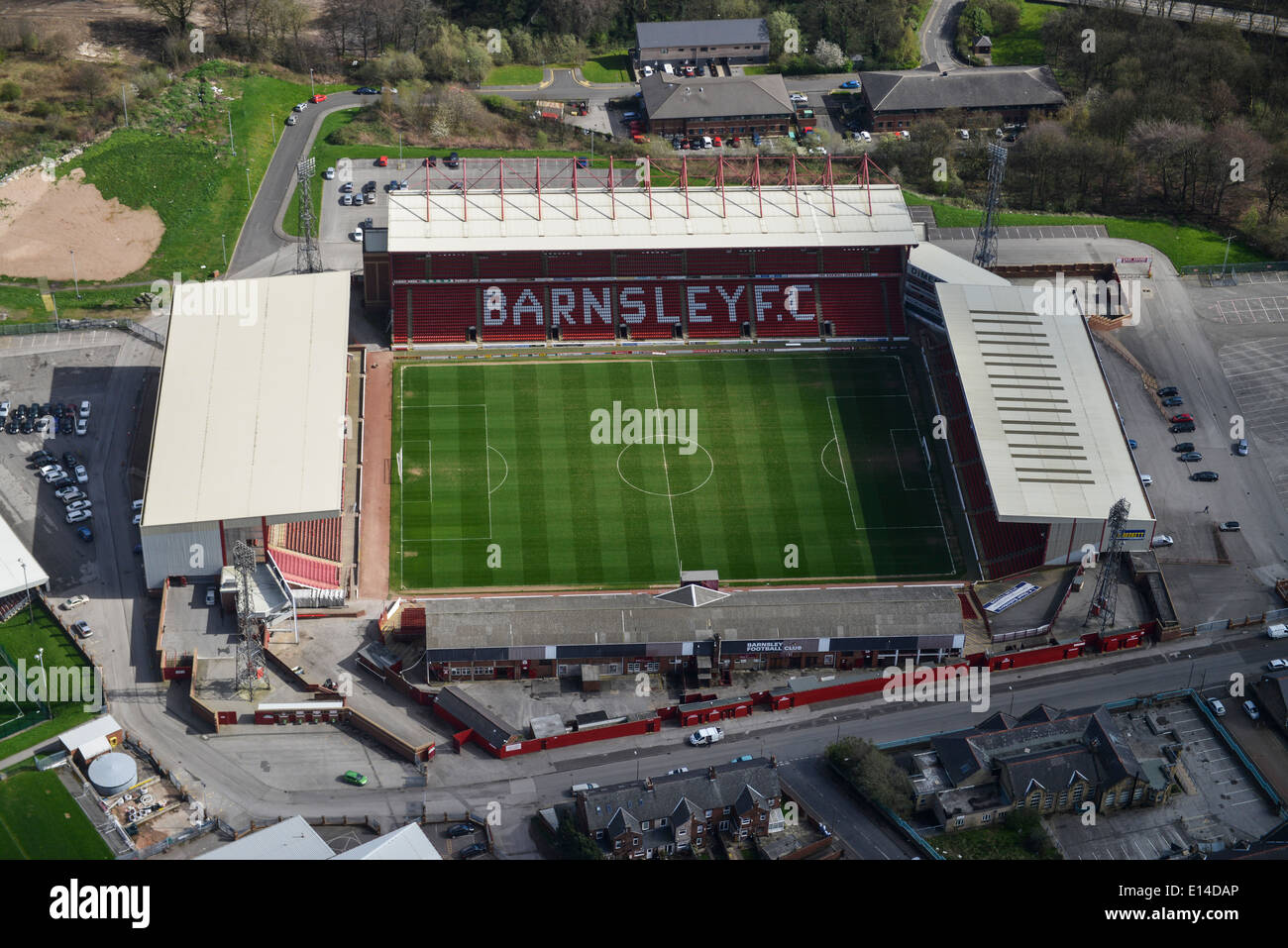 Eine Luftaufnahme des Oakwell, Barnsley Heimat von Barnsley Football Club Stockfoto
