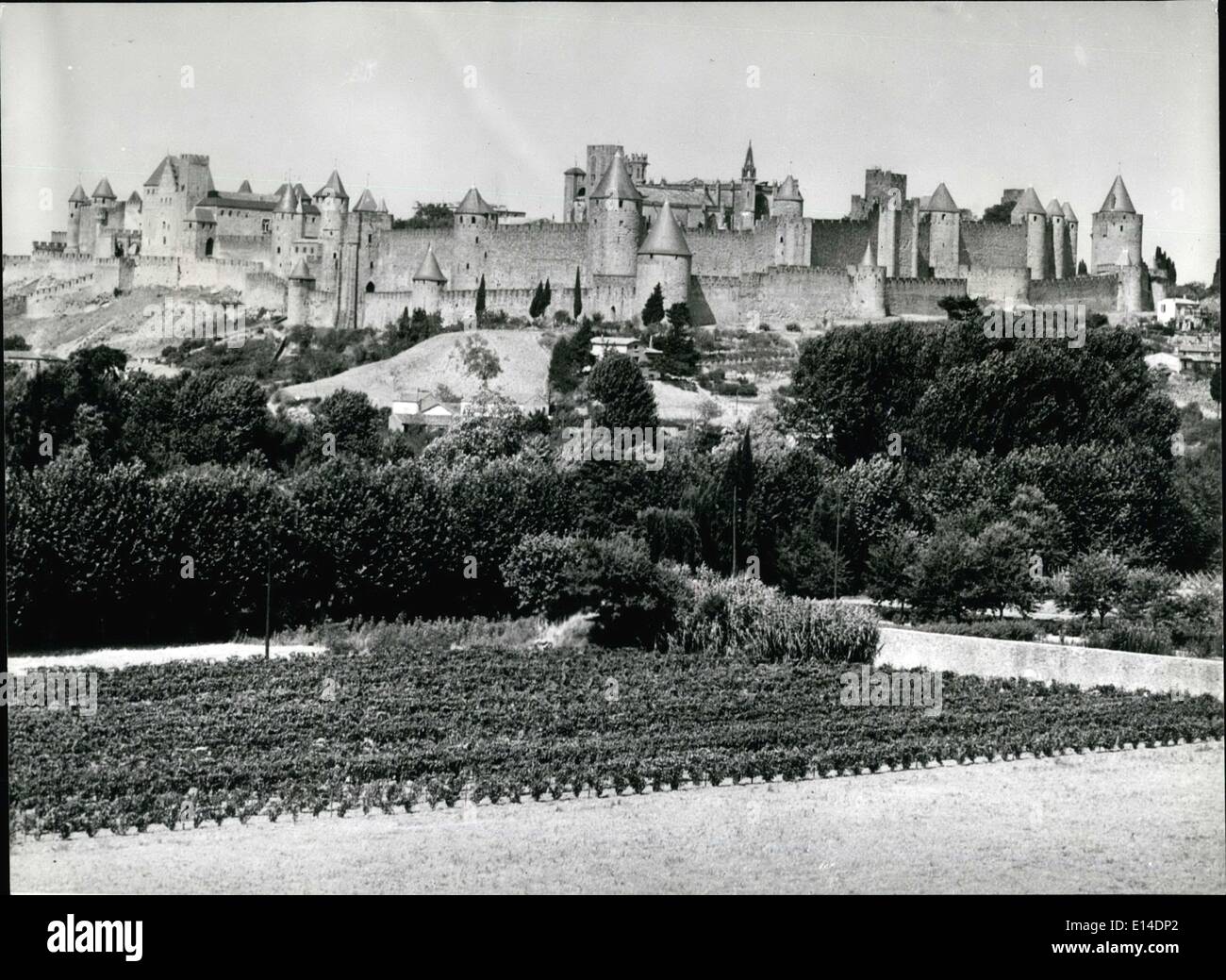 18. April 2012 - Frankreich: Mittelalterlichen Mauern und Türme der alten Stadt Carcassonne zu umschließen. Stockfoto