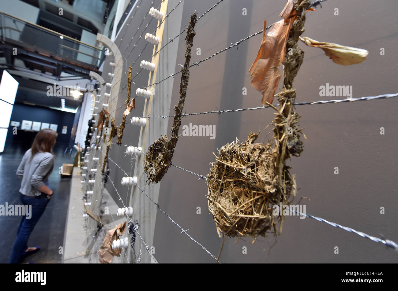 Karlsruhe, Deutschland. 22. Mai 2014. Das Kunstwerk "Lagerkonzert" von Bazon Brock ab 1959/2014 ist in drei Künstler Ausstellung "Beuys Brock Vostell" im Zentrum für Kunst und Medientechnologie in Karlsruhe, Deutschland, 22. Mai 2014. Die Ausstellung läuft vom 24. Mai bis 09 November. Foto: ULI DECK/Dpa/Alamy Live-Nachrichten Stockfoto