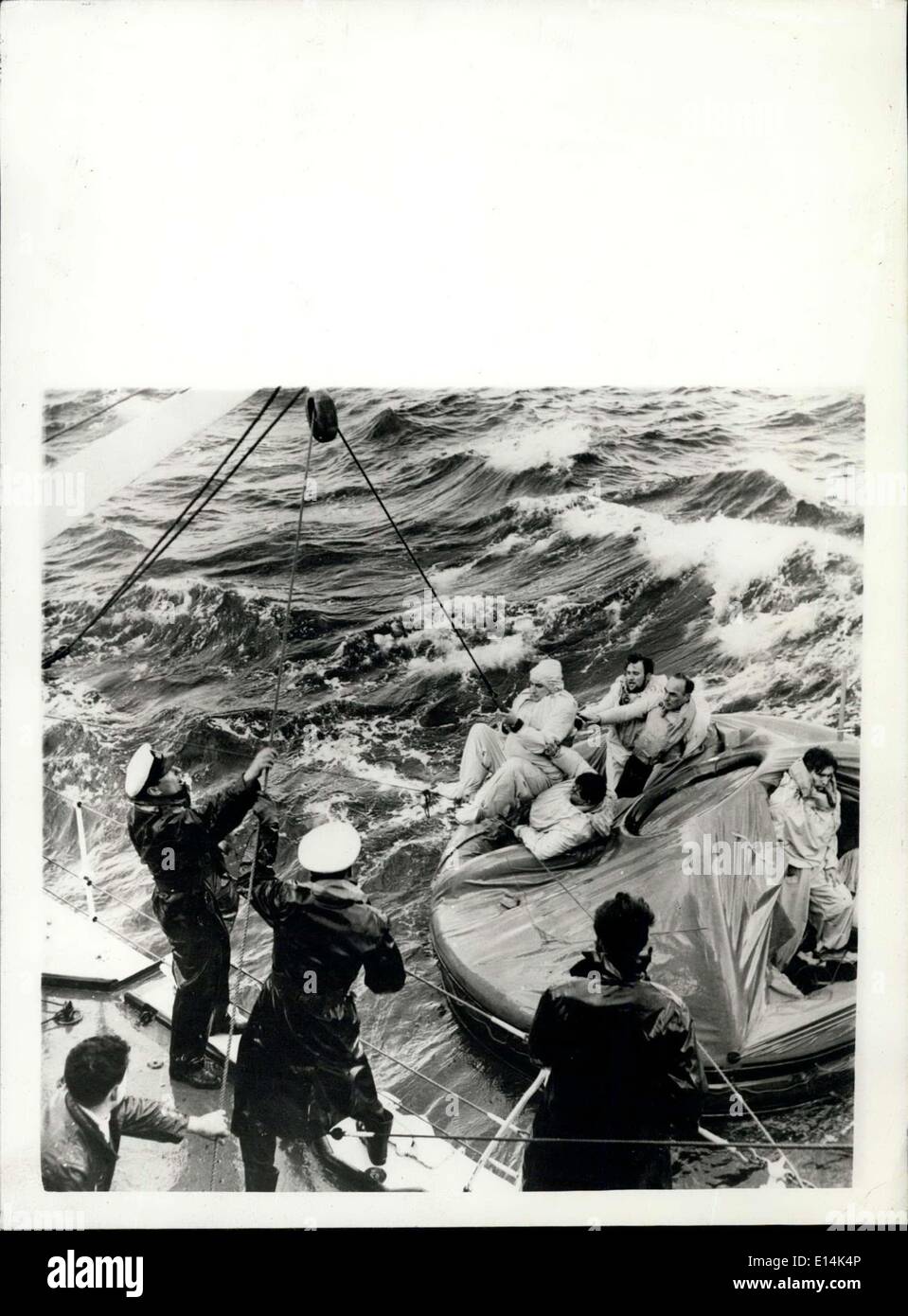 5. April 2012 - raue Meere Folie Atlantic überleben Tests: Zwei Gruppen von Naval Freiwilligen hatte eine wirklich harte Zeit im Atlantik Stockfoto