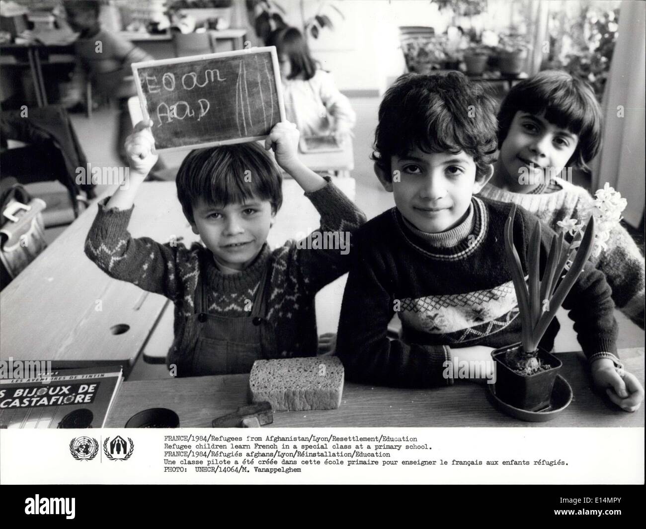 5. April 2012 - lernen Frankreich/1984/Flüchtlinge aus Afghanistan/Lyon/Neuansiedlung/Ausbildung Flüchtlingskinder Französisch in einer speziellen Klasse an einer Grundschule. Stockfoto