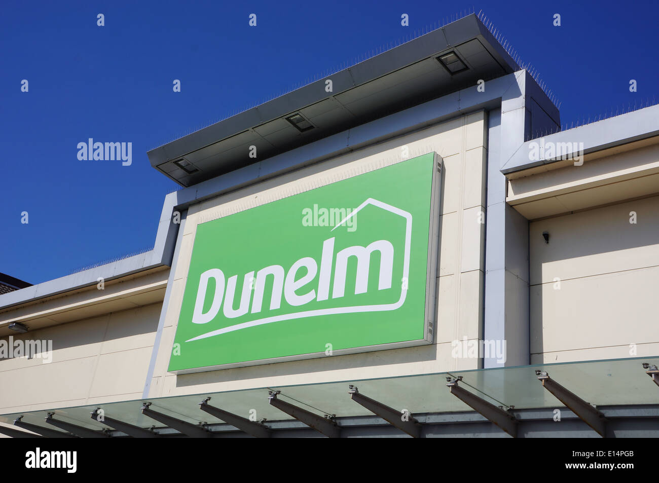 Britische Einzelhändler Dunelm - oder Dunelm Mill UK Shop Fron und logo Stockfoto