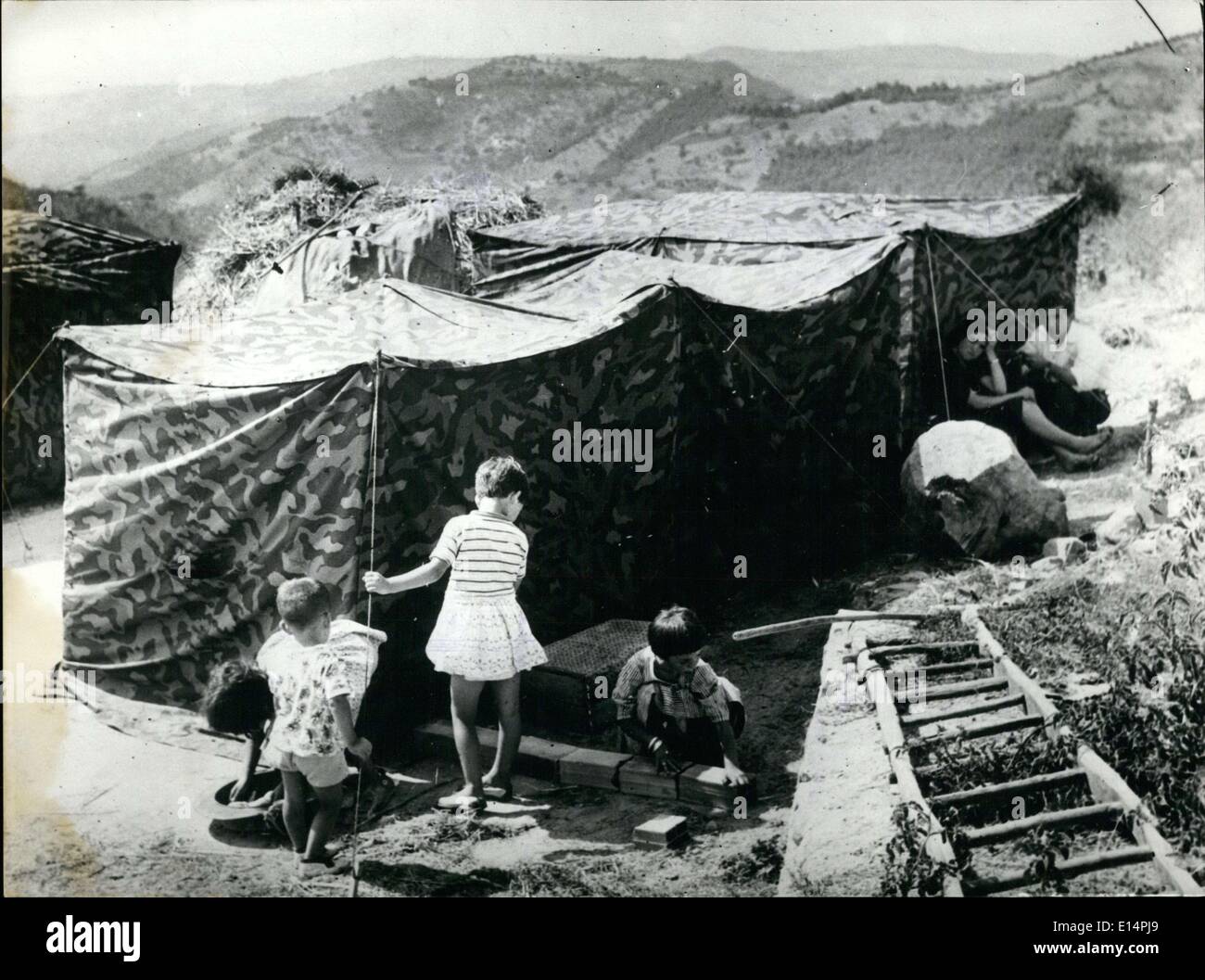 12. April 2012 - Ariano Irpino Erdbeben-Überlebenden in einem Flüchtlingslager Stockfoto