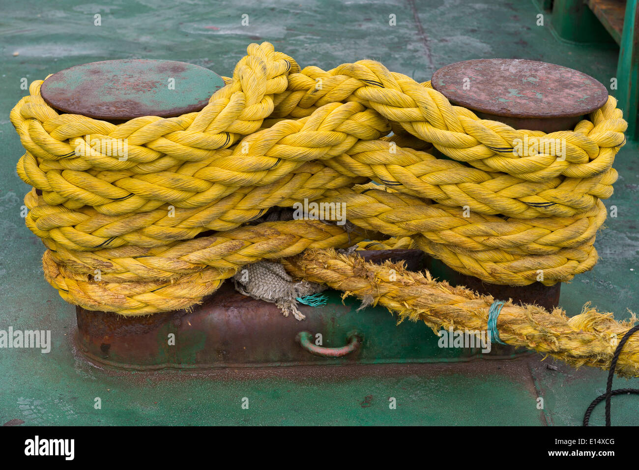 Gelbes Seil auf der Fähre nach Suðuroy, Färöer, Dänemark Stockfoto